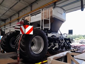 Semoir pour semis simplifié Agrisem mBOSS Rétractable