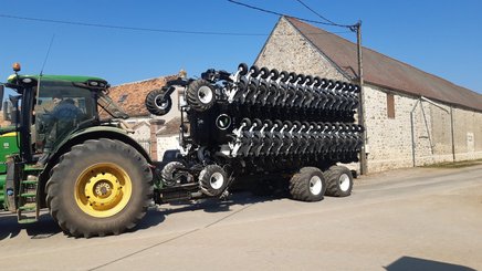 Semoir pour semis simplifié Agrisem bigBOSS