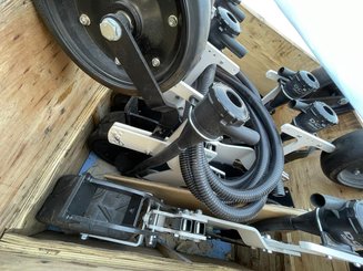 Semoir pour semis simplifié Agrisem Strip-Cat II porté Fixe