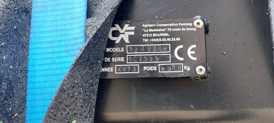 Semoir pour semis simplifié Agrisem Strip-Cat II porté Repliable