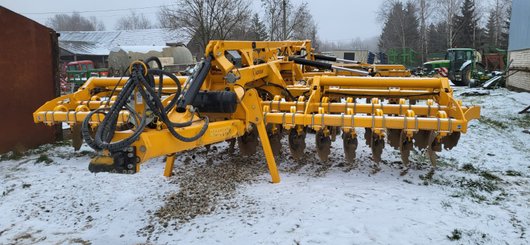 Déchaumeur Agrisem Maximulch Série 6 traîné Repliable