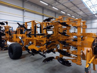 Déchaumeur Agrisem Maximulch Série 6 traîné Repliable