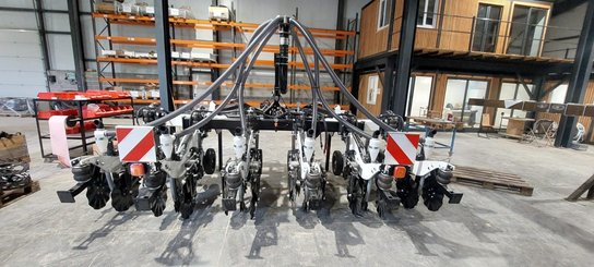 Semoir pour semis simplifié Agrisem Strip-Cat II porté Repliable