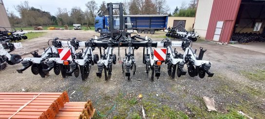 Semoir pour semis simplifié Agrisem Strip-Cat II porté Repliable