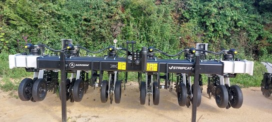 Semoir pour semis simplifié Agrisem Strip-Cat II porté Fixe
