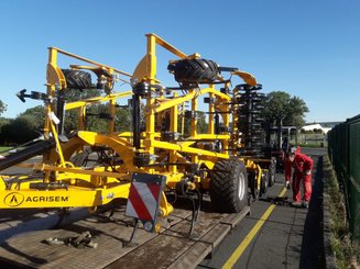 Déchaumeur à dents Agrisem Vibromulch traîné Repliable