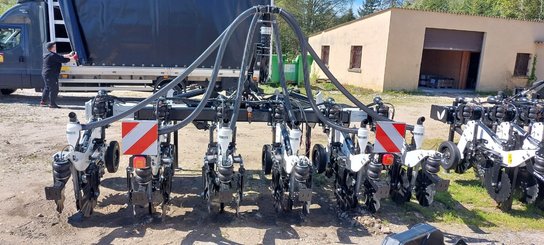 Semoir pour semis simplifié Agrisem Strip-Cat II porté Repliable