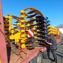 Déchaumeur à disques Agrisem Disc-O-Mulch Gold porté Repliable