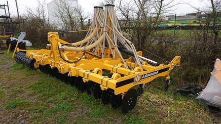 Semoir pour semis simplifié Agrisem Tri-O-Sem porté Repliable