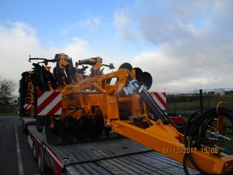 Déchaumeur Agrisem Maximulch Série 5 traîné Repliable