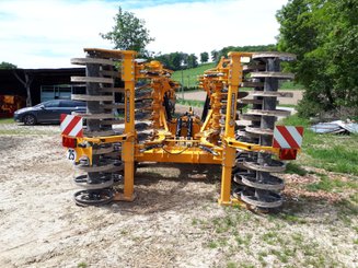 Déchaumeur Agrisem Maximulch Série 3 traîné Repliable