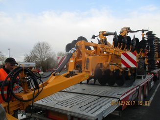 Déchaumeur Agrisem Maximulch Série 5 traîné Repliable