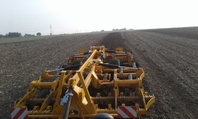 Déchaumeur Agrisem Maximulch Série 6 traîné Repliable