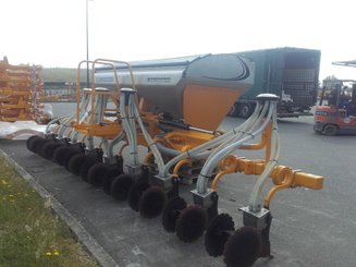 Semoir pour semis simplifié Agrisem Locasem porté