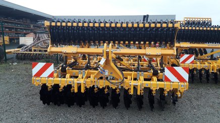 Déchaumeur Agrisem Maximulch Série 3 porté Fixe