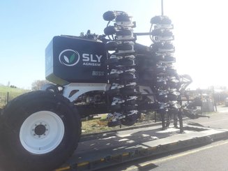 Semoir pour semis simplifié Agrisem BOSS