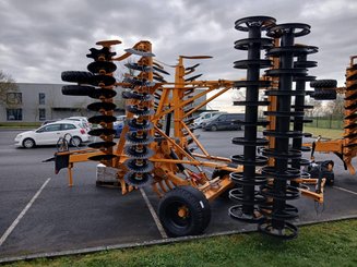 Déchaumeur à disques Agrisem Disc-O-Mulch Série R traîné Repliable