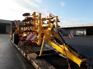 Déchaumeur Agrisem Maximulch Série 6 traîné Repliable