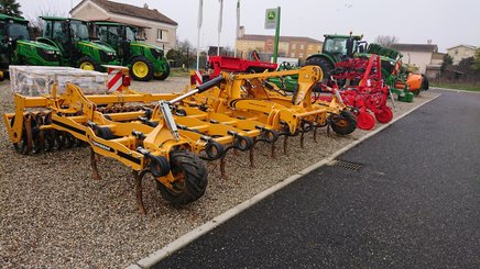 Déchaumeur à dents Agrisem Vibromulch porté Repliable