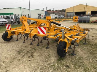 Semoir pour semis simplifié Agrisem Vibrosem porté Repliable