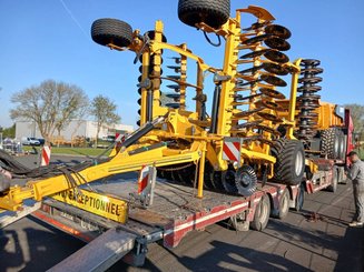 Déchaumeur à disques Agrisem Disc-O-Mulch Série R traîné Repliable