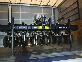 Semoir pour semis simplifié Agrisem Strip-Cat II porté Fixe