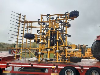 Semoir pour semis simplifié Agrisem Vibrosem porté Repliable