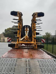 Semoir pour semis simplifié Agrisem Vibrosem porté Repliable