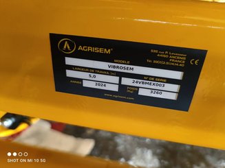 Semoir pour semis simplifié Agrisem Vibrosem porté Repliable