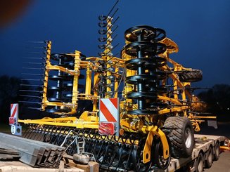 Déchaumeur à dents Agrisem Vibromulch traîné Repliable