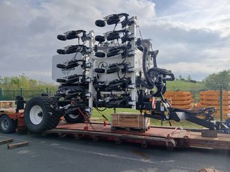 Semoir pour semis simplifié Agrisem BOSS Trainé 4/7.5m