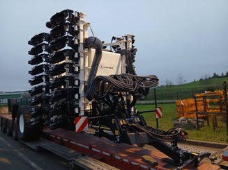 Semoir pour semis simplifié Agrisem BOSS Trainé 4/7.5m