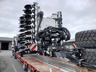 Semoir pour semis simplifié Agrisem BOSS Trainé 4/7.5m