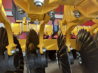 Déchaumeur à disques Agrisem Disc-O-Mulch Gold porté Fixe